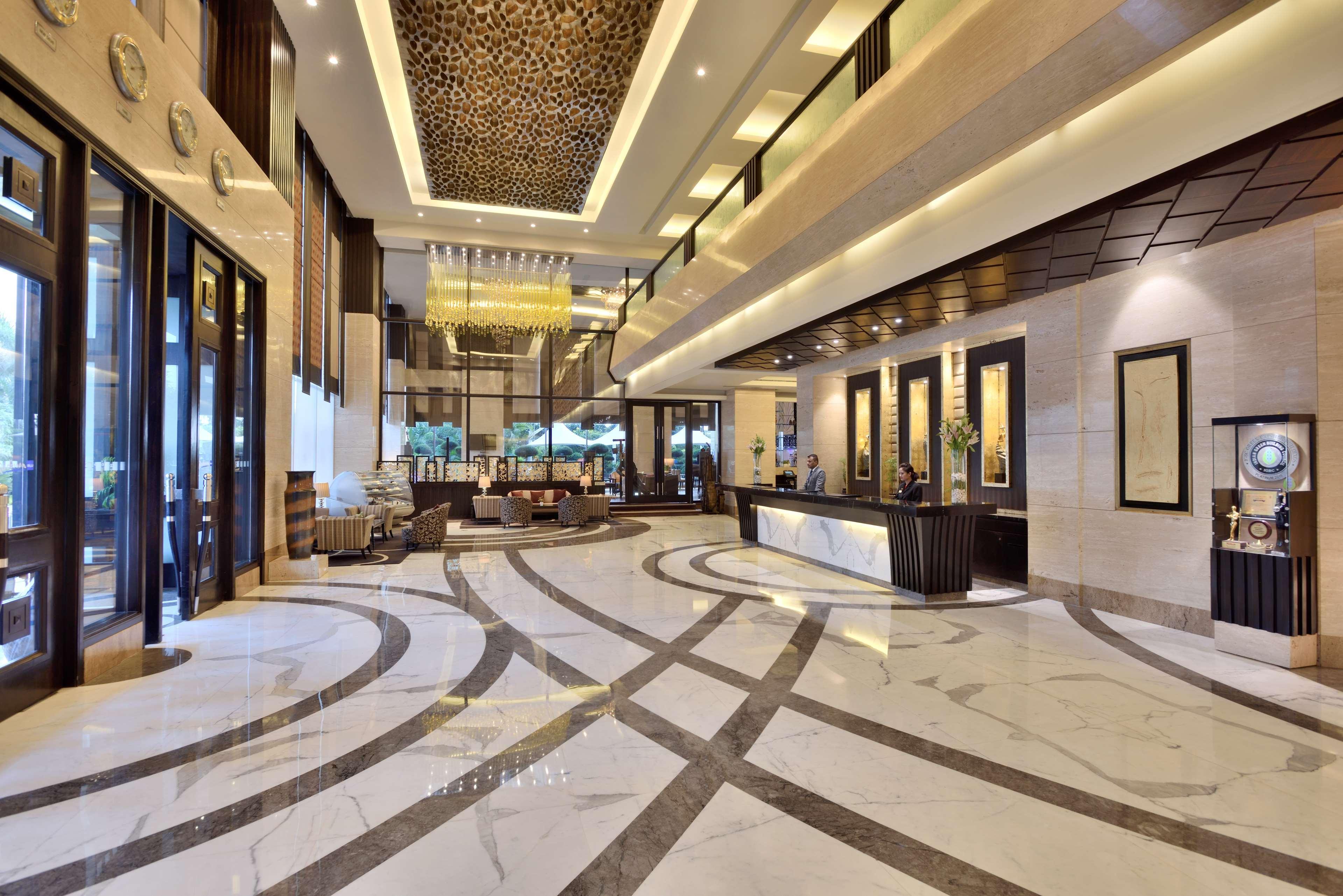 Radisson Blu Hotel, Indore Exterior foto