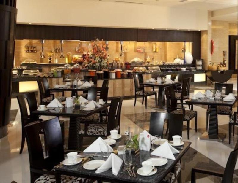 Radisson Blu Hotel, Indore Exterior foto